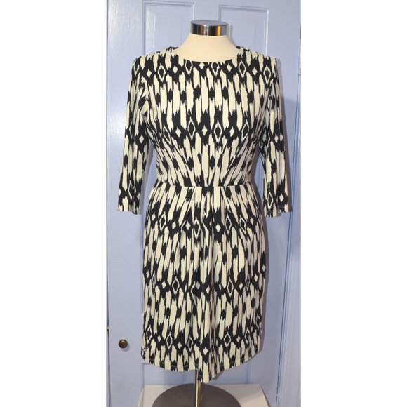 J. McLaughlin Dresses & Skirts - J McLaughlin Dress in Black/ Cream size medium